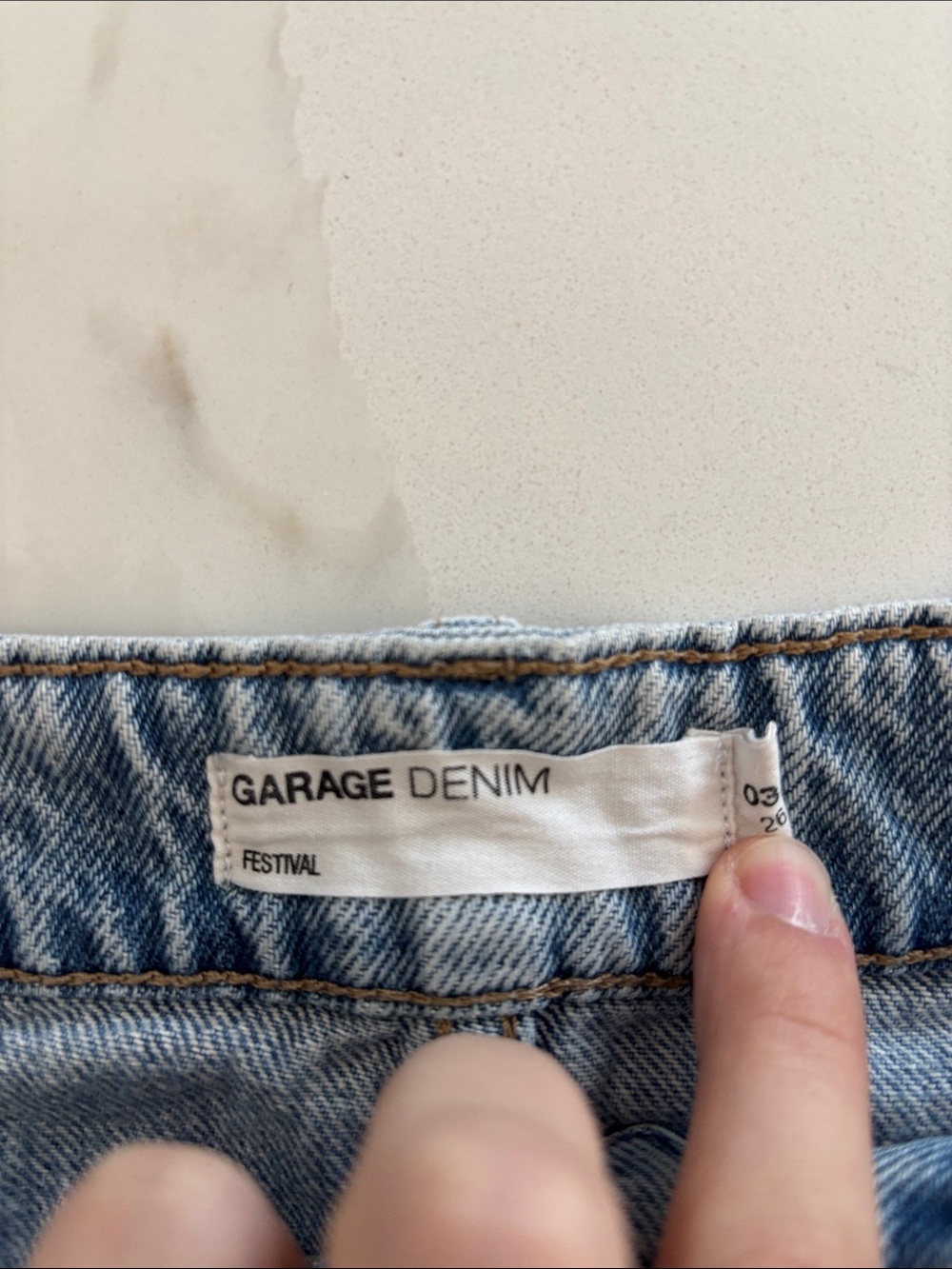 Garage Size 26 (Size 3) Distressed Light Wash Denim Shorts - Picture 3 of 3